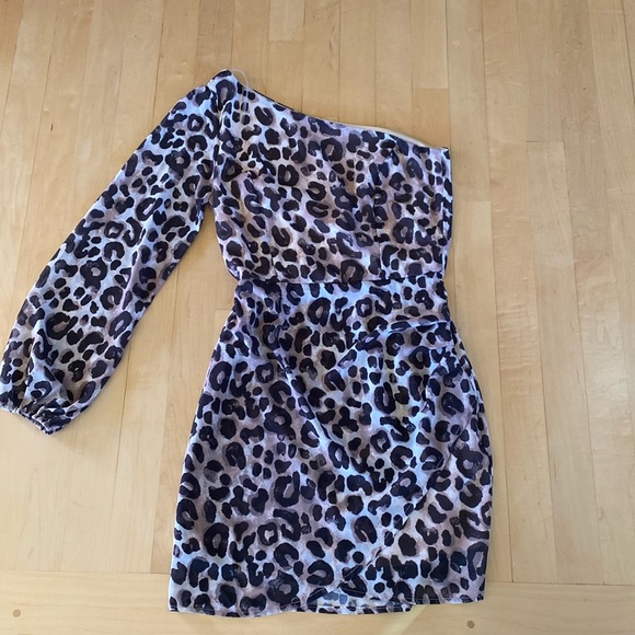 Pink Lily Dresses & Skirts - Pink Lily One-Sleeved Cheetah Print Dress
